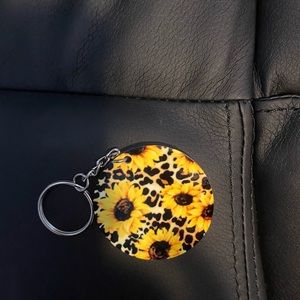 Round sunflower keychain